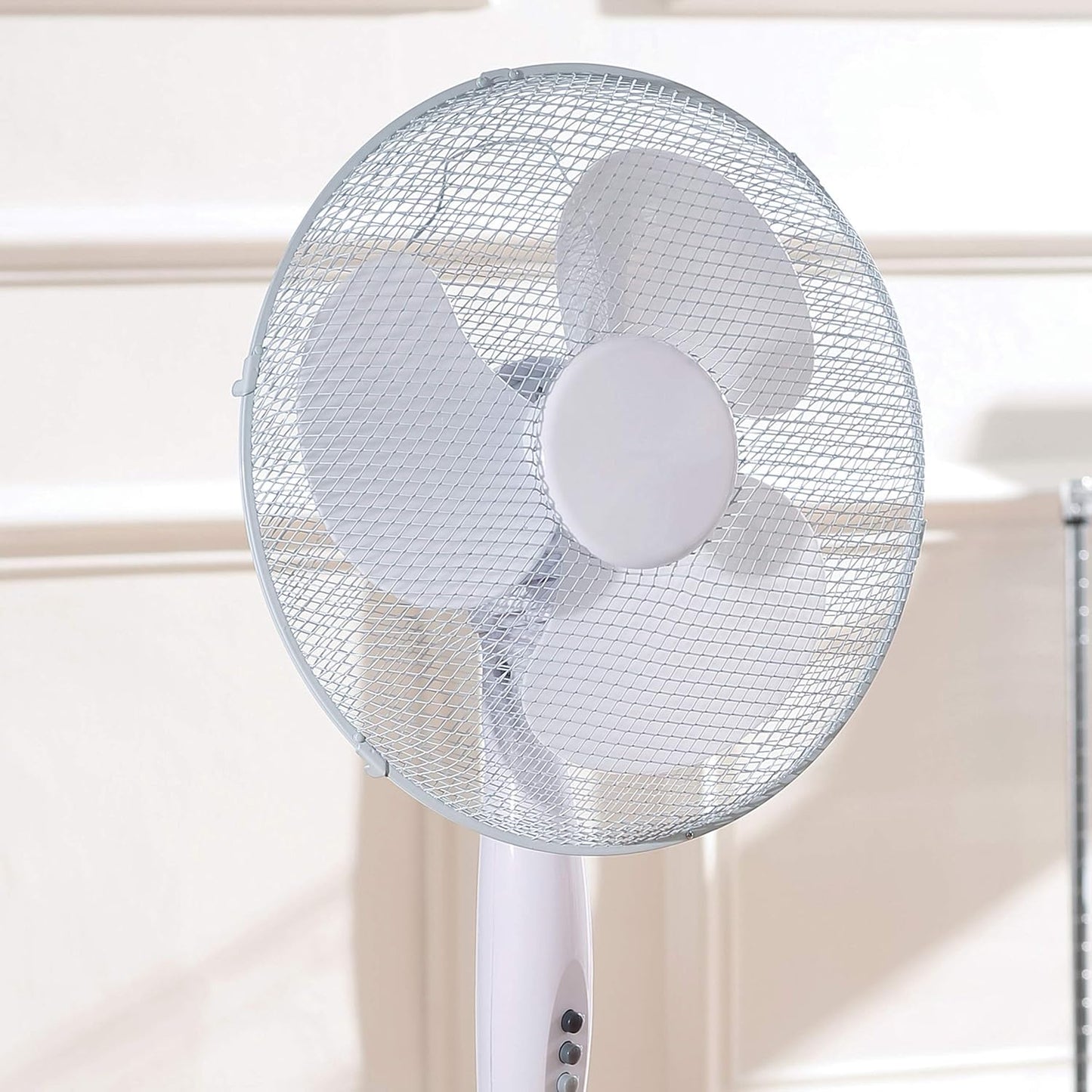 Daewoo 16" Pedestal Fan | Oscillating Floor Fan with Adjustable Height — White